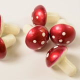 Betűző gomba 2cm metálos piros