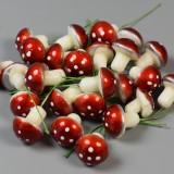 Betűző gomba 3cm metálos piros