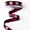 Banda decor saten 16mmx20m cu brad rosu inchis